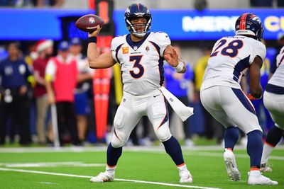 Broncos interim coach Jerry Rosburg backs QB Russell Wilson