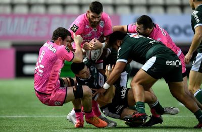 Six-try Stade keep pressure on Toulouse in Top 14