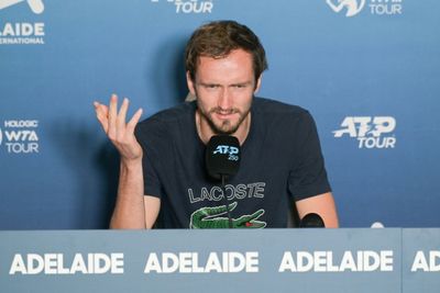 Medvedev ignores politics to concentrate on Australian Open preparations
