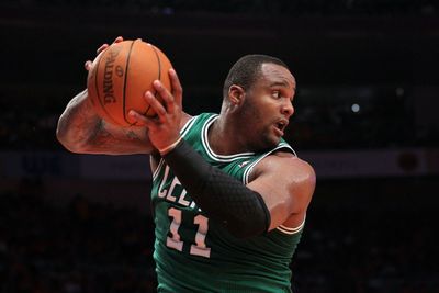 On this day: John Y. Brown attends first game as owner; Glen Davis born