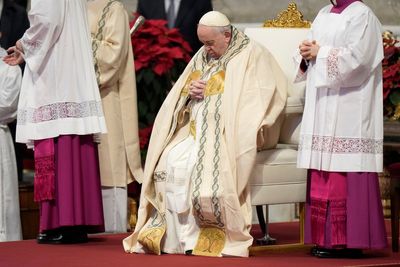 Pope marks New Year as Vatican prepares to mourn Benedict
