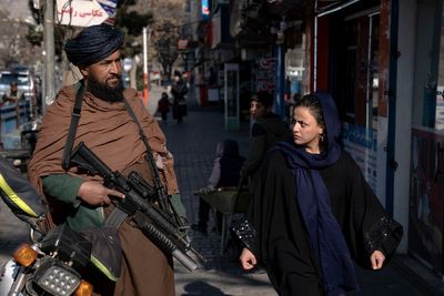 Taliban: Kabul checkpoint bomb blast kills, wounds several