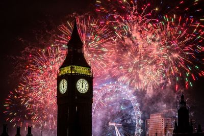 London New Year’s Eve fireworks: Scuffles with police as ‘aggressive’ group tried to force way into event