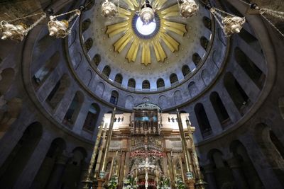 Catholics in Jerusalem mourn 'great' ex-pope Benedict