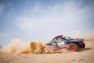 Dakar 2023, Stage 1: Sainz leads from Loeb, Al-Attiyah struggles