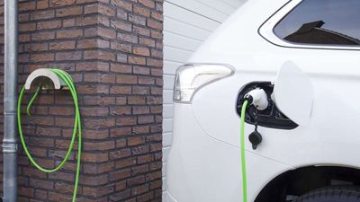 Good Luck Qualifying for New Tax Credits on Electric Cars