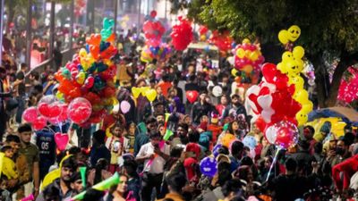 Police crack down on drunk revellers on New Year's Eve in 'dry' Gujarat