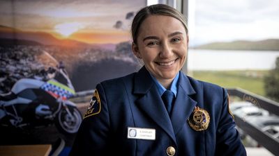 Police in Tasmania are trying to increase their female workforce, but it hasn't been easy