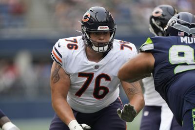 Bears RG Teven Jenkins doubtful to return with neck injury