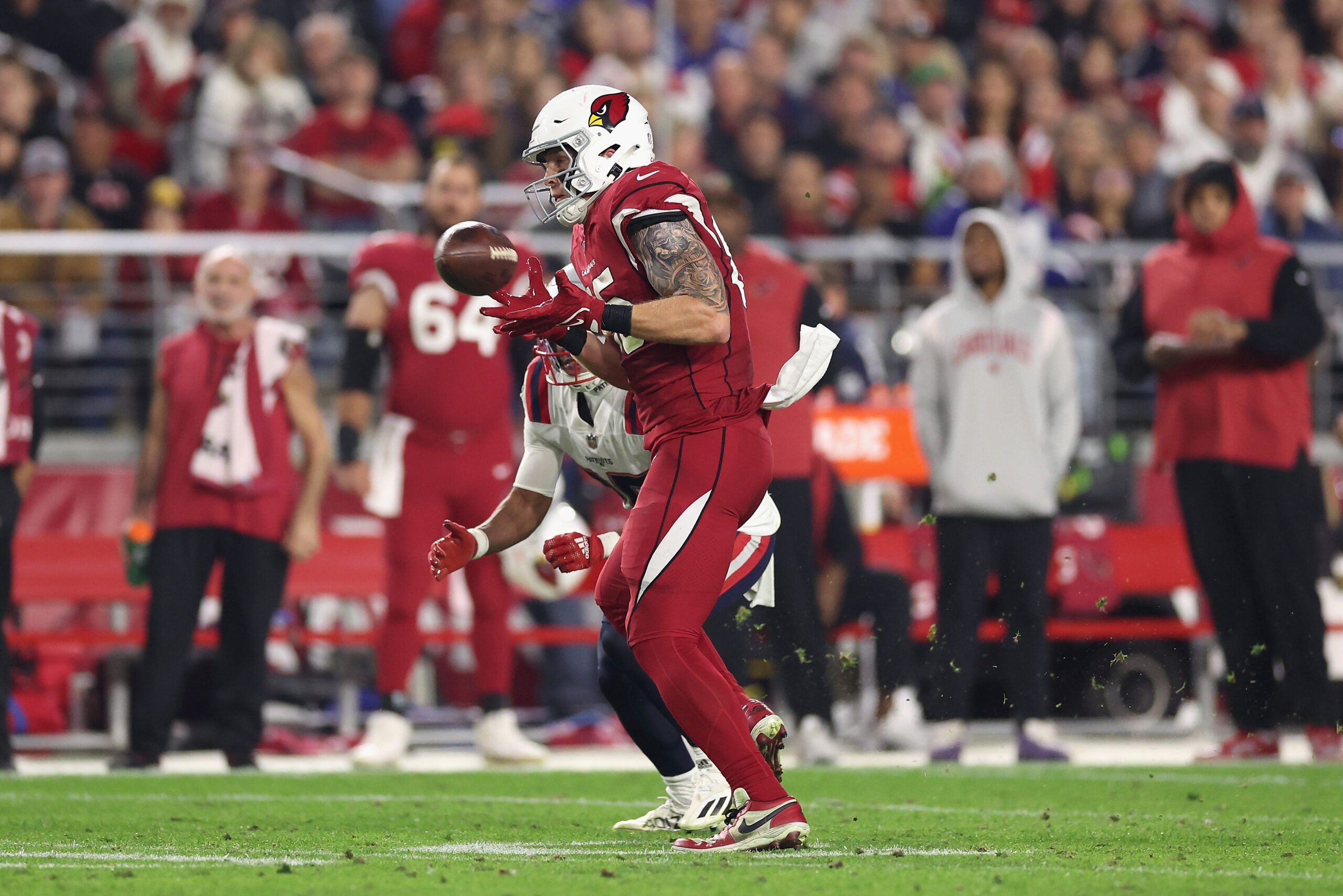 WATCH: Cardinals rookie TE Trey McBride stumbles to…