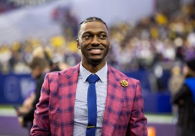 WATCH: Robert Griffin III leave live broadcast of Fiesta Bowl after learning his wife is in labor