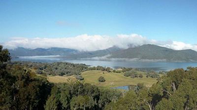 Body found in search for missing swimmer in Victoria's Lake Eildon