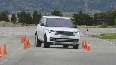 2023 Land Rover Range Rover Is Predictably Slow In The Moose Test