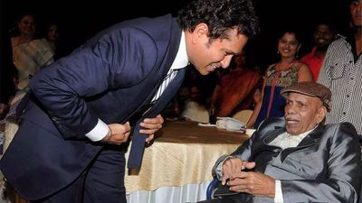 'I salute Dronacharya of my life': Sachin Tendulkar remembers childhood coach Ramakant Achrekar on death anniversary