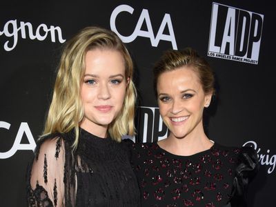 Reese Witherspoon’s daughter rings in New Year with A&E visit