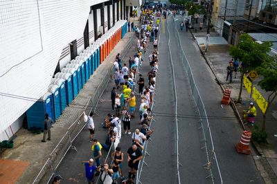 Pelé funeral: Fans line up to mourn Brazilian soccer great