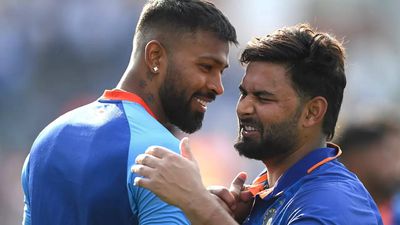 Hardik Pandya wishes Rishabh Pant a speedy recovery, sends 'love and prayers'