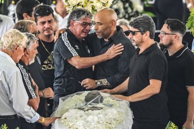 Brazil begins paying final respects to football giant Pele