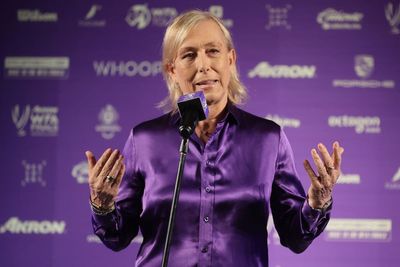 Martina Navratilova diagnosed with early-stage throat and breast cancers