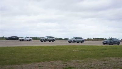 Tesla Model 3, X Fight Audi E-Tron GT, BMW iX, Kia EV6 GT In Drag Races