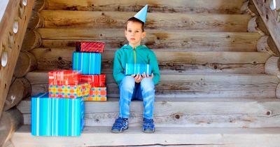 Mum 'in tears' at stranger's sweet gesture after nobody attended son's birthday party