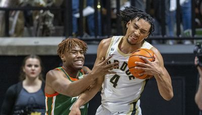 Purdue stays at No. 1 in men’s basketball poll; Charleston ranked for 1st time in 20 years
