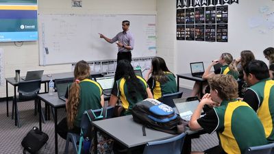 How this stockbroker became a much-loved maths teacher in central Queensland