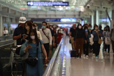 Experts urge end to Covid fear as gates swing open