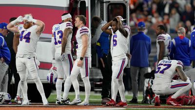 Bills-Bengals ‘MNF’ Game Postponed After Damar Hamlin Injury