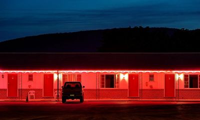 Sugar Street by Jonathan Dee review – on the run and off the grid