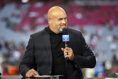 The Vikings should call Andrew Whitworth about replacing Brian O’Neill