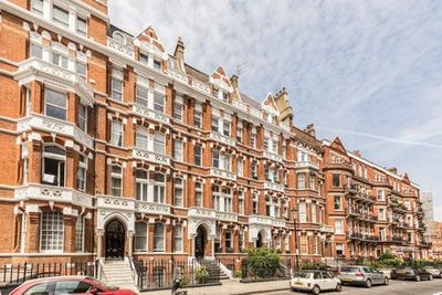 Surge in London mansion sales as US buyers cash in on 30% currency discount