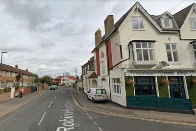 Mother grabbed from behind and has kitchen knife held to throat in broad daylight attack