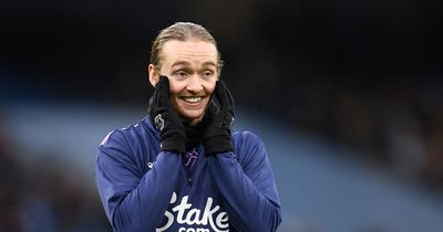 Tom Davies starts for Everton as formation changes for Brighton