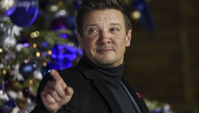 Jeremy Renner was helping stranded motorist when injured, friend says