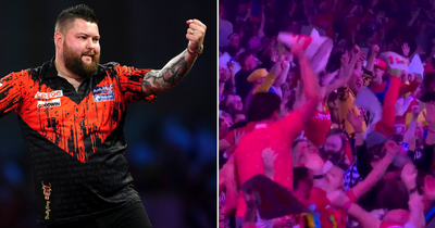 Fans lose their minds as Michael Smith seals nine-dart finish in “best leg ever”