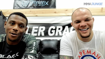 Anthony Smith: Glover Teixeira can’t afford to take damage against ‘dynamite striker’ Jamahal Hill