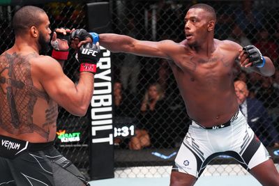 UFC free fight: Jamahal Hill TKO’s Thiago Santos after a wild, four-round battle