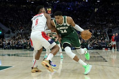 Giannis scores career-high 55 to ignite Bucks over Wizards