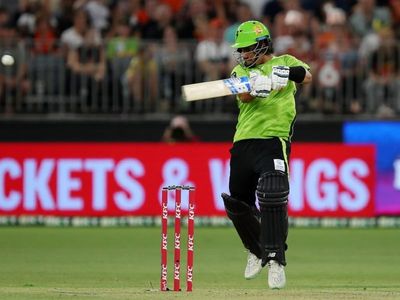 Oliver Davies steers Thunder to BBL win
