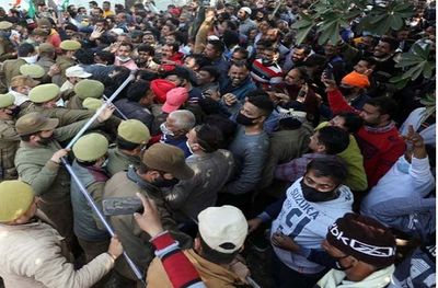 Police Resorts To Lathi-Charge To disperse Protesting ReK Teachers In Jammu