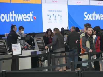 Southwest Airlines apologizes and then gives its customers frequent-flyer points