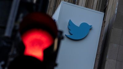 Twitter announces reversal of political advertising ban as Australian users report error messages, slow loading times