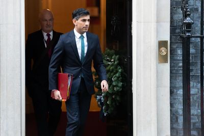 PM’s ‘maths to 18’ plan must tackle ‘chronic’ teacher shortages, say experts