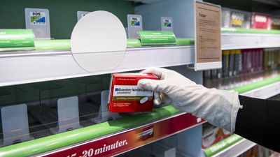 France suspends internet sales of paracetamol as stocks dwindle