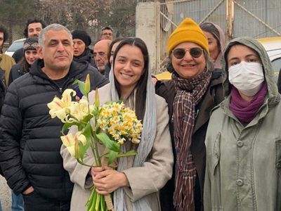 Taraneh Alidoosti: Iran releases film star from prison on bail – 18 days after arrest