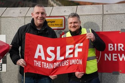 Train drivers strike will cripple UK services with third day in a row of disruption in London