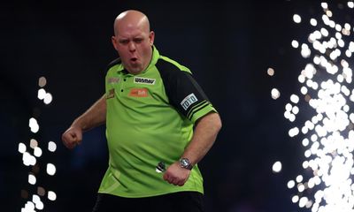 PDC world darts: Van Gerwen wins spiky encounter to set up final with Smith