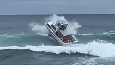 Storms, strong winds and dangerous surf batter NSW coast as SES field 110 calls for help overnight
