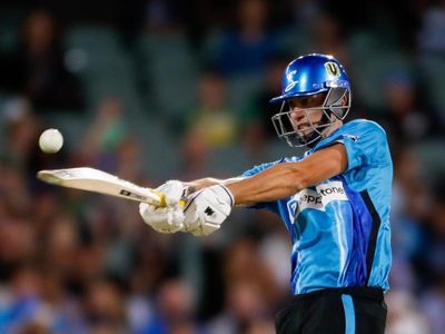 Strikers shock 'Canes in BBL record chase